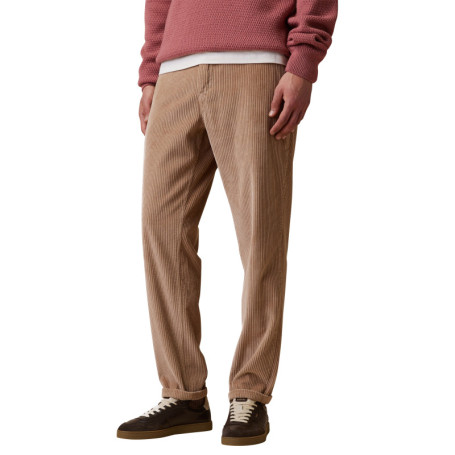 Pantalon en velours côtelé de coton beige...