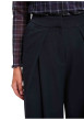 Thumbnail Pantalon chino marine à coupe ample pourvu d'un effet drapé à l'avant - Image 5
