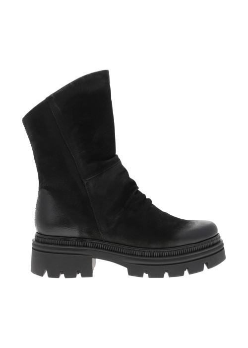 Bottines en cuir noires à talon décroché bas...