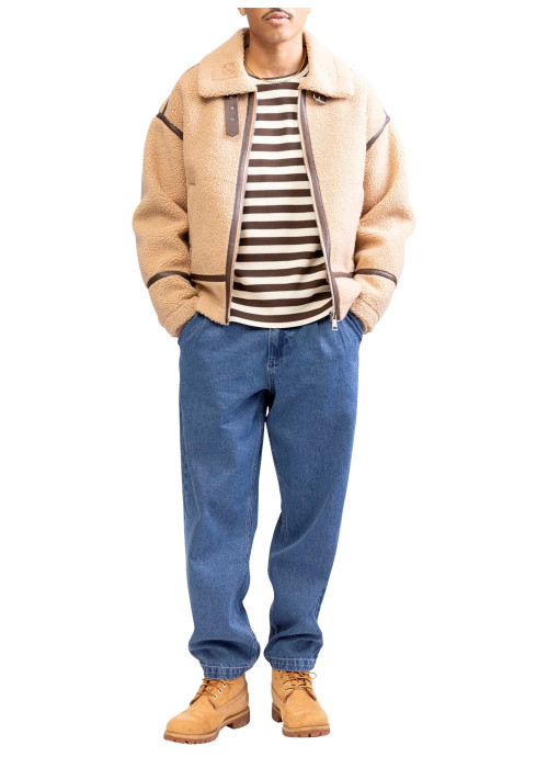 Blouson beige en sherpa avec une coupe ample et un col aviateur