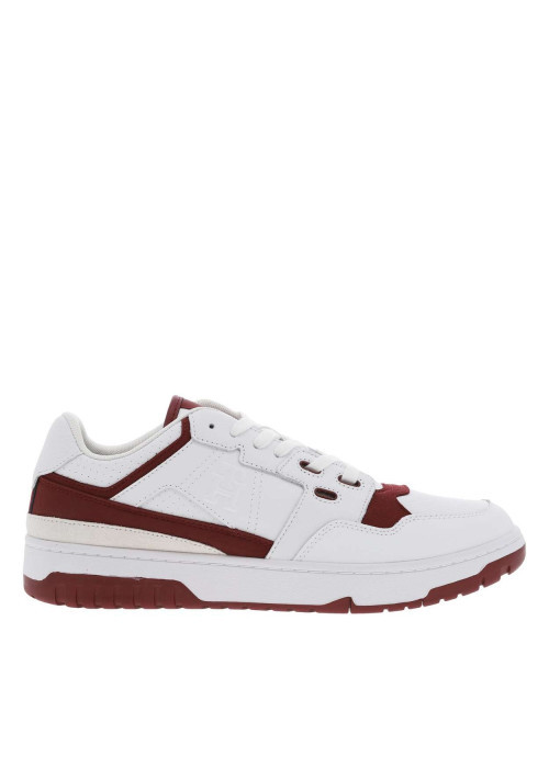 Baskets basses tennis en cuir bordeaux et blanches avec des lacets plats