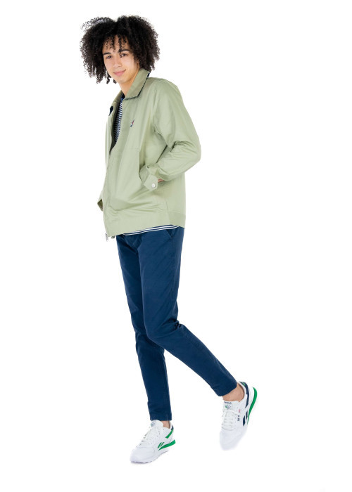 Pantalon Chino bleu uni avec une fermeture zippée boutonnée