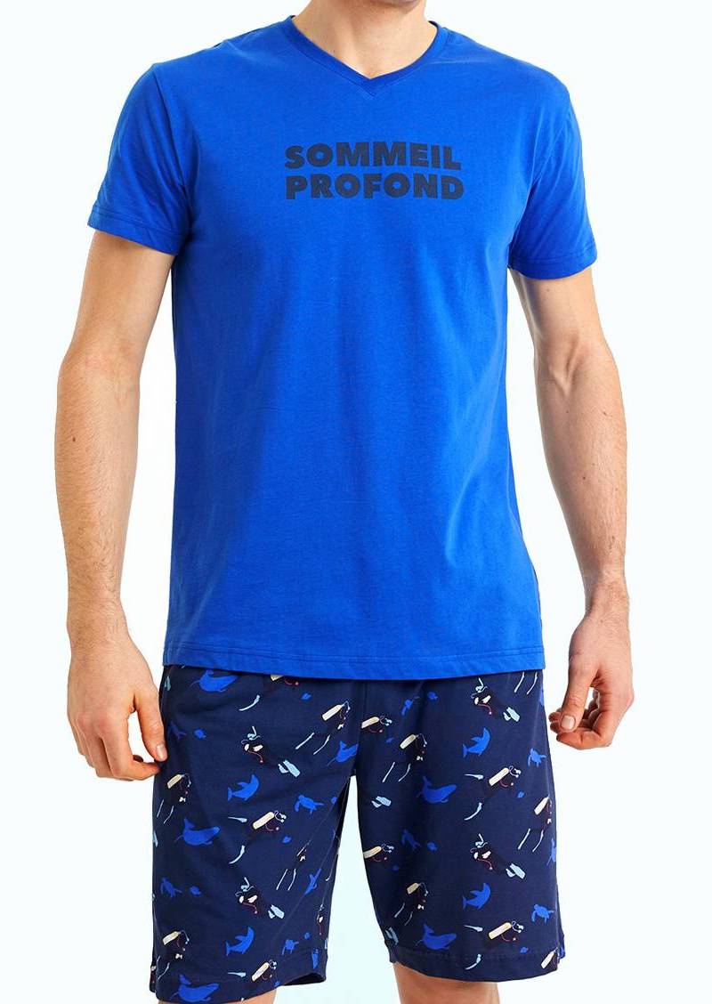 Pyjama court Arthur en coton biologique : tee-shirt bleu floqué et short bleu marine à motifs plongée