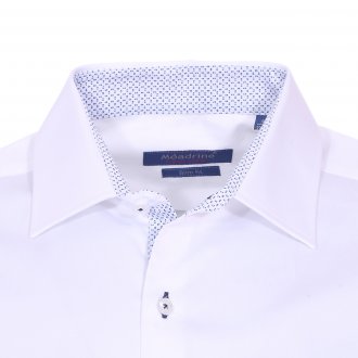 Chemise cintrée Méadrine Basic en coton blanc avec opposition à motif fantaisie bleu
