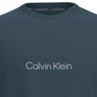 Pyjama court Calvin Klein : tee-shirt col rond bleu marine et short à rayures 