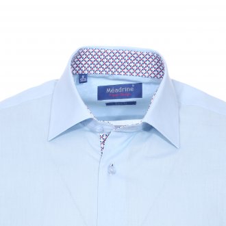 Chemise cintrée Méadrine en voile bleu ciel à opposition à motifs bleus, blancs et rouges