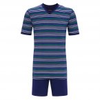 Pyjama court Ringella en coton : tee-shirt col V bleu nuit à rayures blanches, beiges, vertes et bleu marine et short bleu nuit