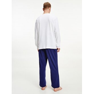 Pyjama long Tommy Hilfiger en coton biologique : tee-shirt manches longues blanc et pantalon bleu marine